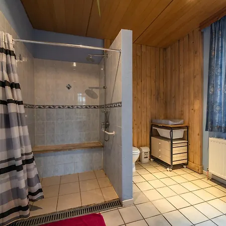 Tranquil Escape, Sourbrodt Дом отдыха *